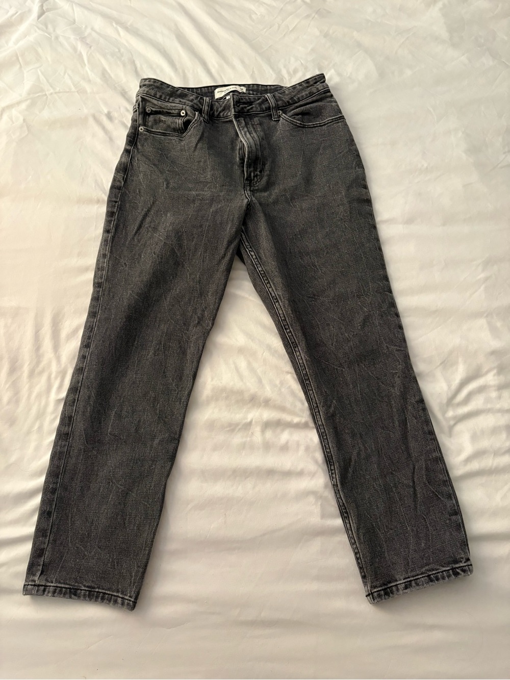 Women’s Abercrombie & Fitch Black Washed Mom High- Rise Jeans, Size 6 short